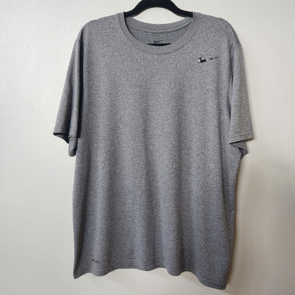 Nike Men's Dri-Fit Gray T-Shirt Short Sleeve